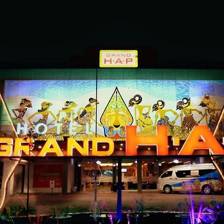 Grand Hap Solo Hotel Buitenkant foto