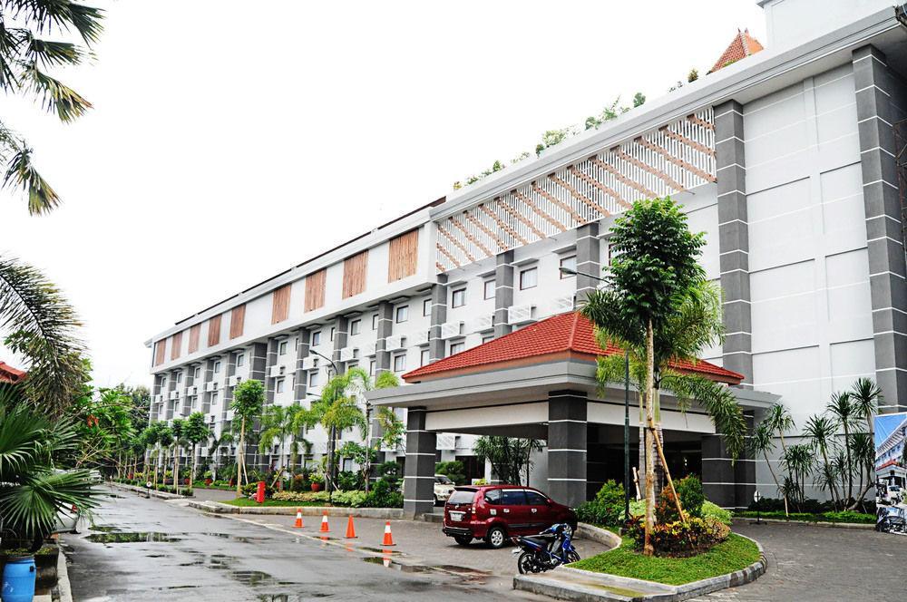 Grand Hap Solo Hotel Buitenkant foto