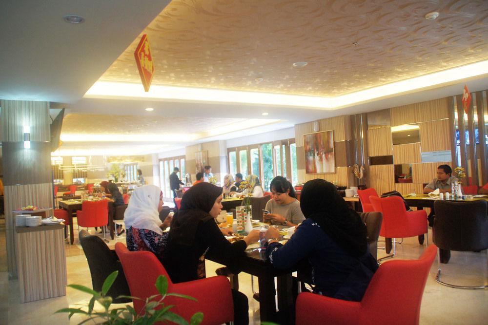 Grand Hap Solo Hotel Buitenkant foto