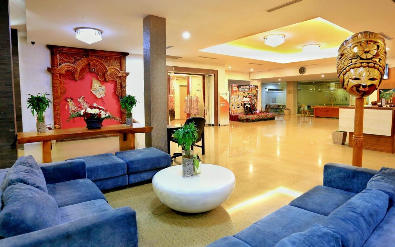 Grand Hap Solo Hotel Buitenkant foto