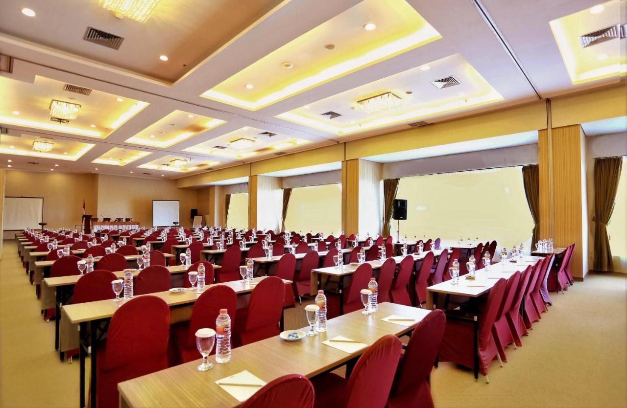 Grand Hap Solo Hotel Buitenkant foto