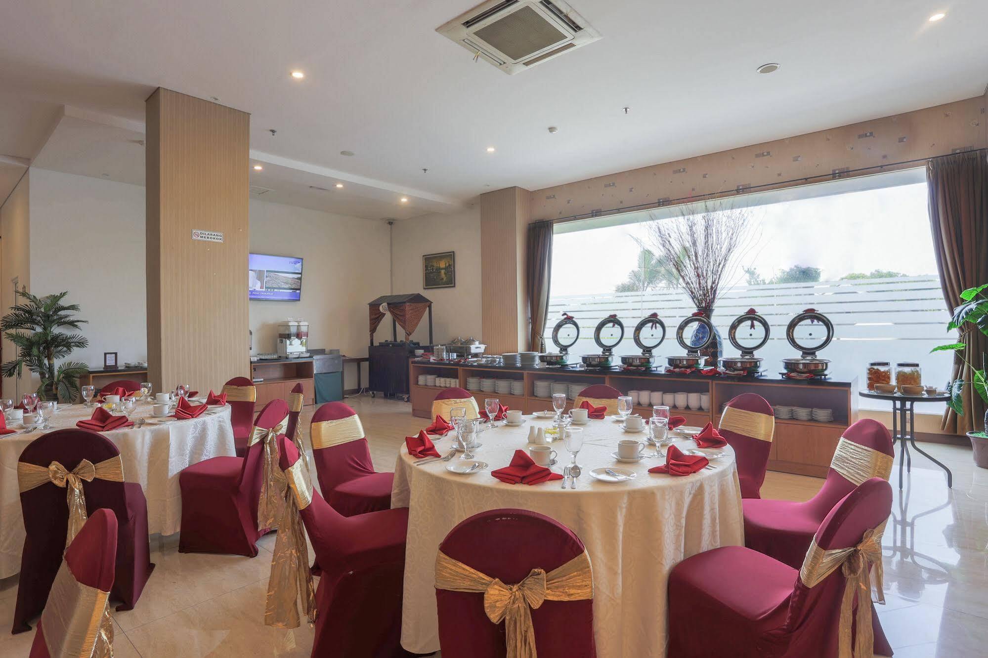 Grand Hap Solo Hotel Buitenkant foto
