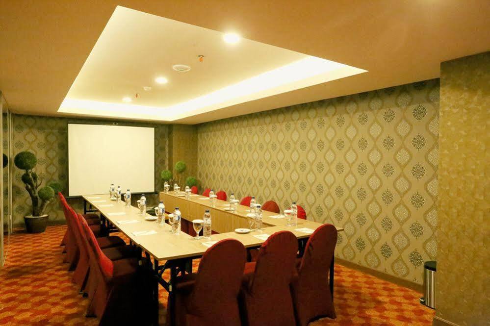 Grand Hap Solo Hotel Buitenkant foto